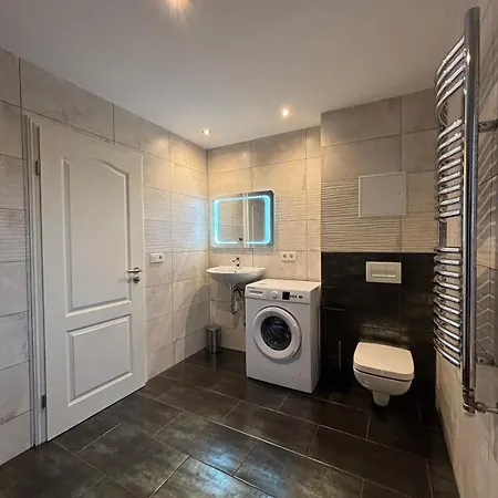 Moderne 4-zimmer Mit Balkon Lejlighed *