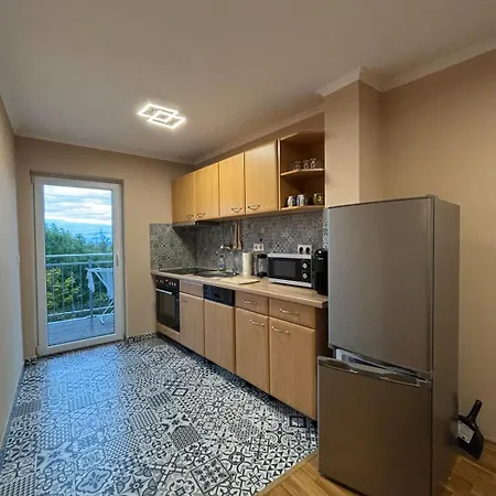 Moderne 4-zimmer Mit Balkon Apartment *