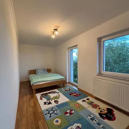 Moderne 4-zimmer Mit Balkon Apartment